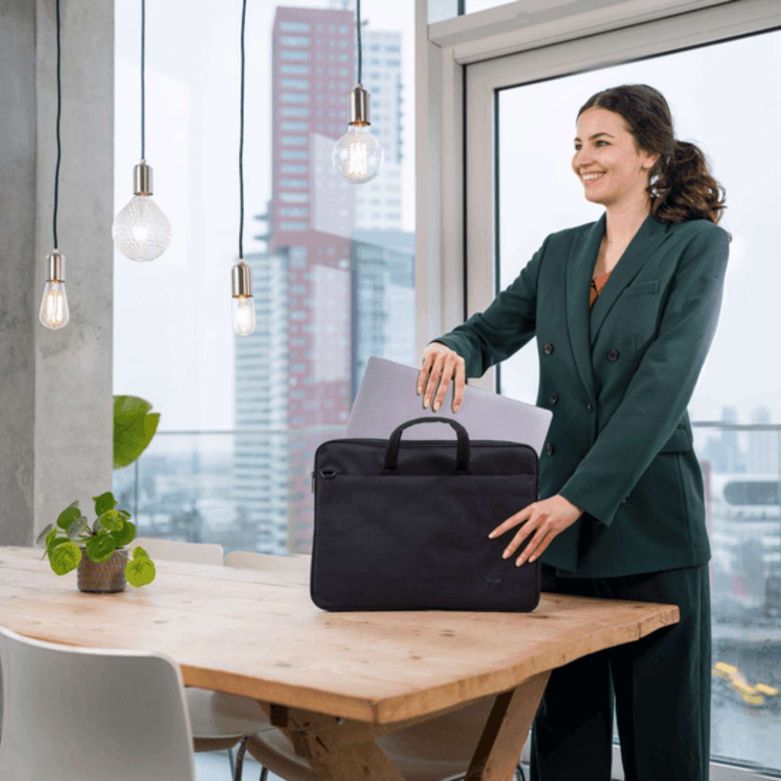 Maletin Trust Bologna 16 Pulgadas - Imagen 2